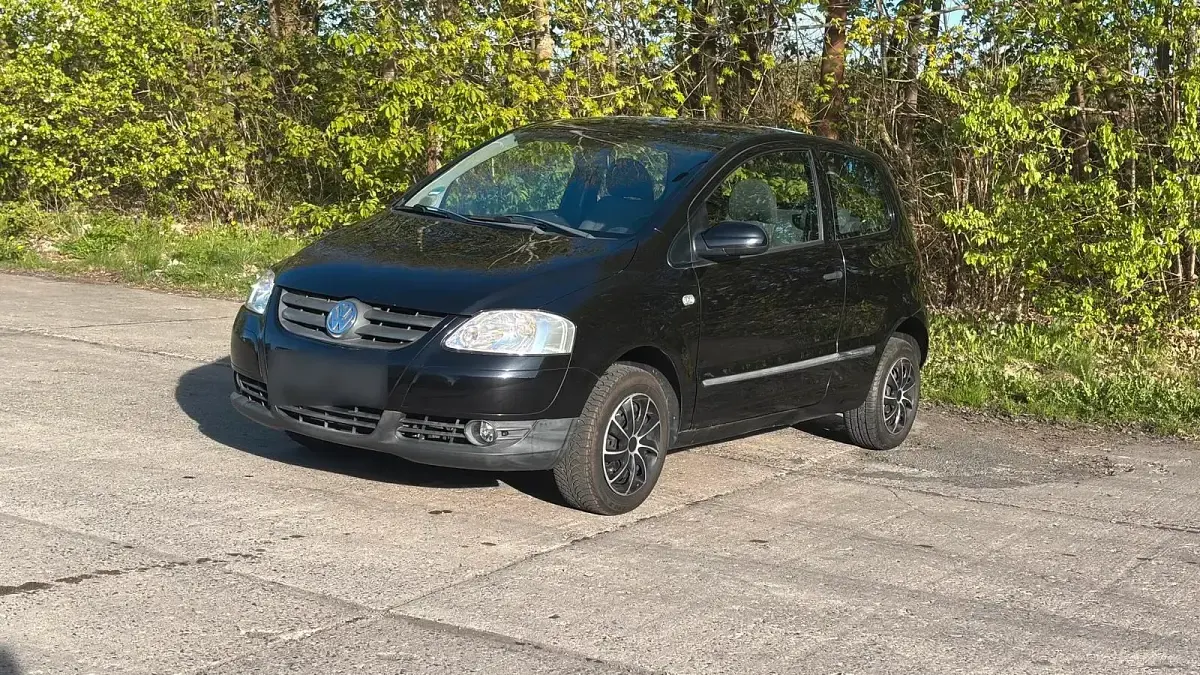 Gebraucht VW Fox 75 PS (55 kW) 2008 Schwarz Kleinwagen