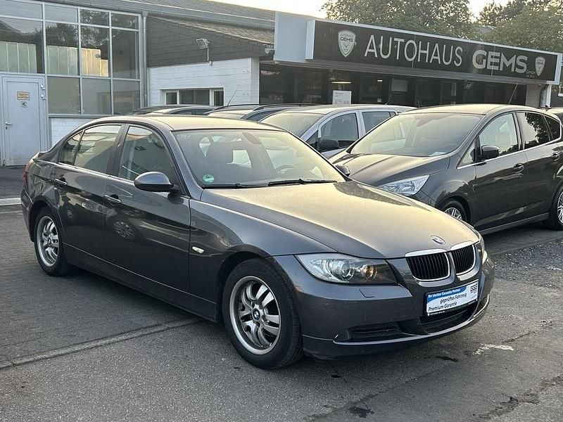 Silber Gebraucht 2006 BMW 318 Advantage Limousine | 3.890 € (Fairer Preis) - Bild 1/4