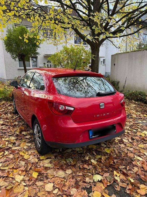 Rot Gebraucht 2009 Seat Ibiza SC Style Kleinwagen | 3.699 € (Fairer Preis) - Bild 1/4
