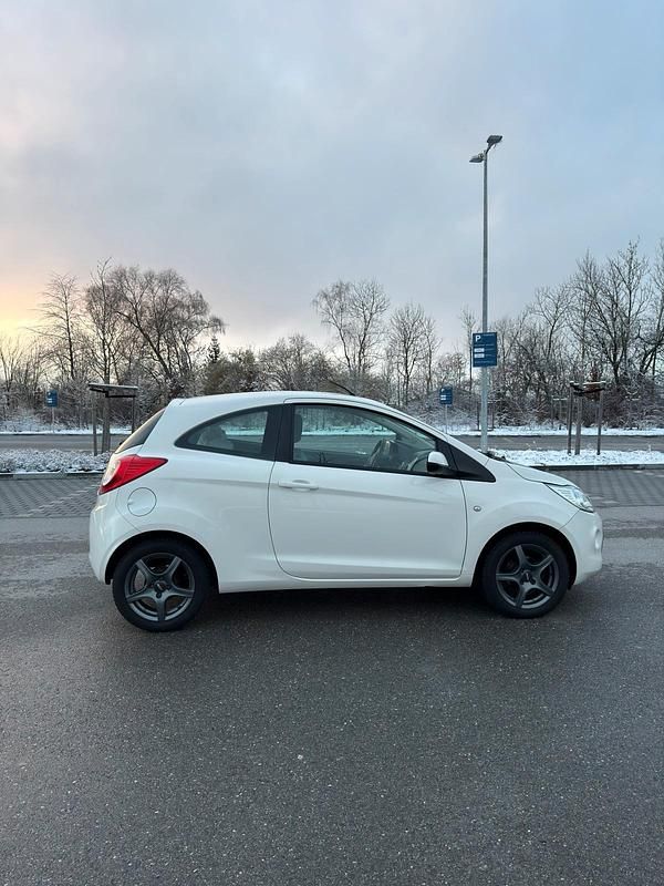Gebraucht Ford Ka 69 PS (50 kW) 2013 Weiß Kleinwagen
