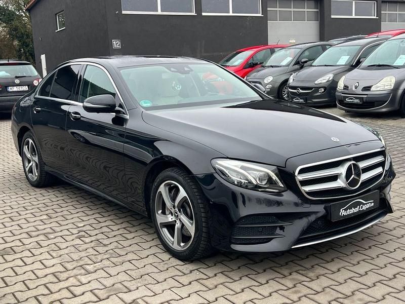 Gebraucht Mercedes E220 194 PS (142 kW) 2017 Obsidianschwarz  metalliclack Limousine