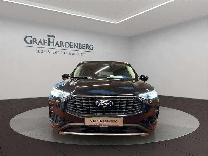 Używany Ford Kuga Titanium 151 KM (111 kW) 2024 Czarny SUV