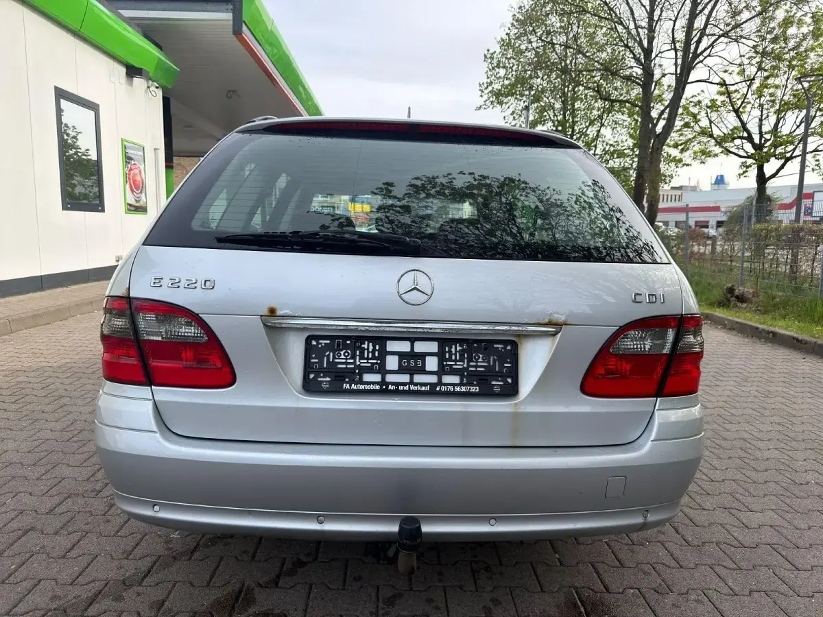 Gebraucht Mercedes E220 170 PS (125 kW) 2008 Grau Kombi
