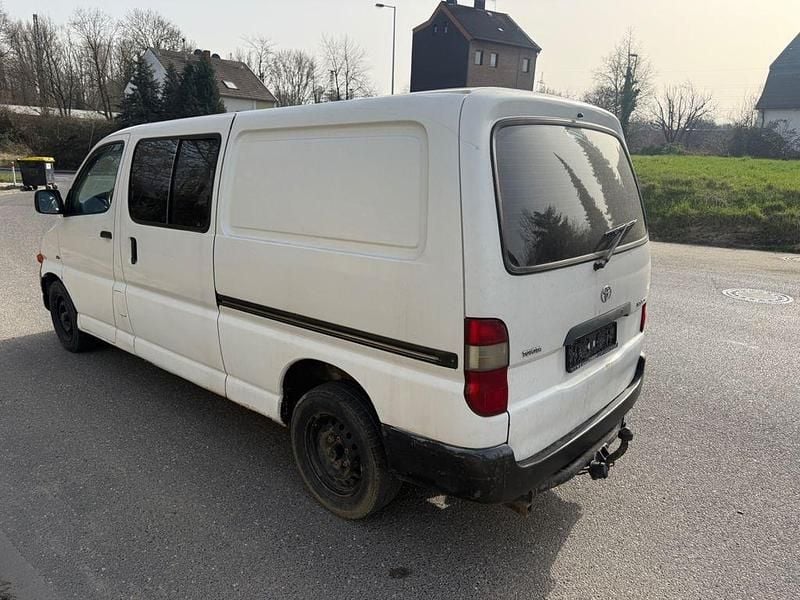 Gebraucht Toyota HiAce 102 PS (75 kW) 2001 Weiß Van / Kleinbus