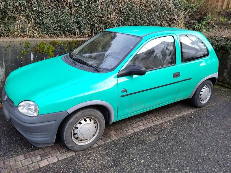 Używany Opel Corsa 45 KM (33 kW) 1996 Zielony Hatchback