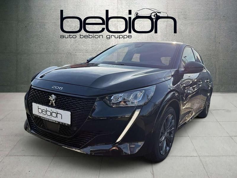 Gebraucht Peugeot e-208 Allure 100 kW (136 PS) 2023 Schwarz Kleinwagen