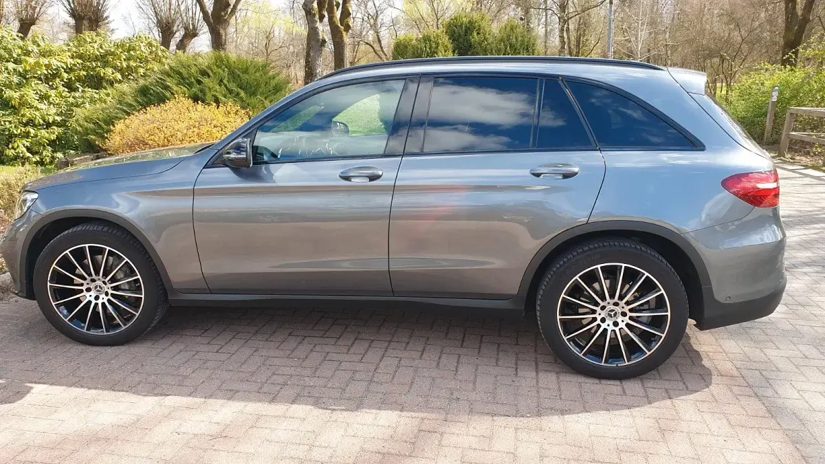 Gebraucht Mercedes GLC250 211 PS (155 kW) 2018 Grau SUV