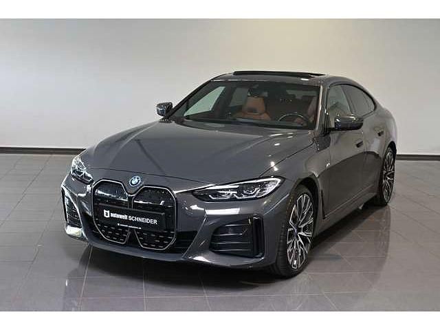 Grün dravitgrau metallic (metallic) Gebraucht 2022 BMW i4 M Sport Limousine | 41.750 € - Bild 1/4