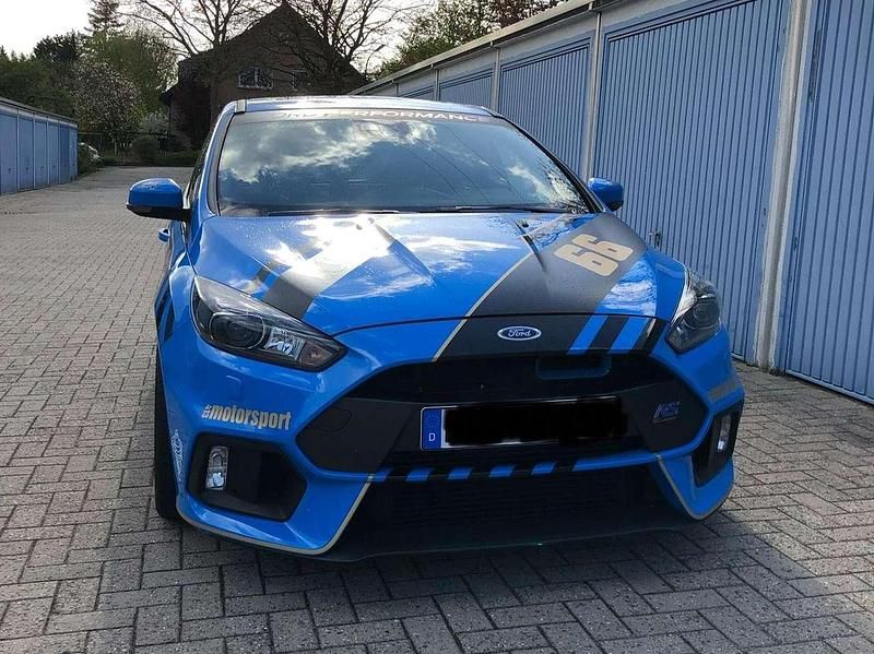 Blau Gebraucht 2017 Ford Focus S Limousine | 39.990 € - Bild 1/4