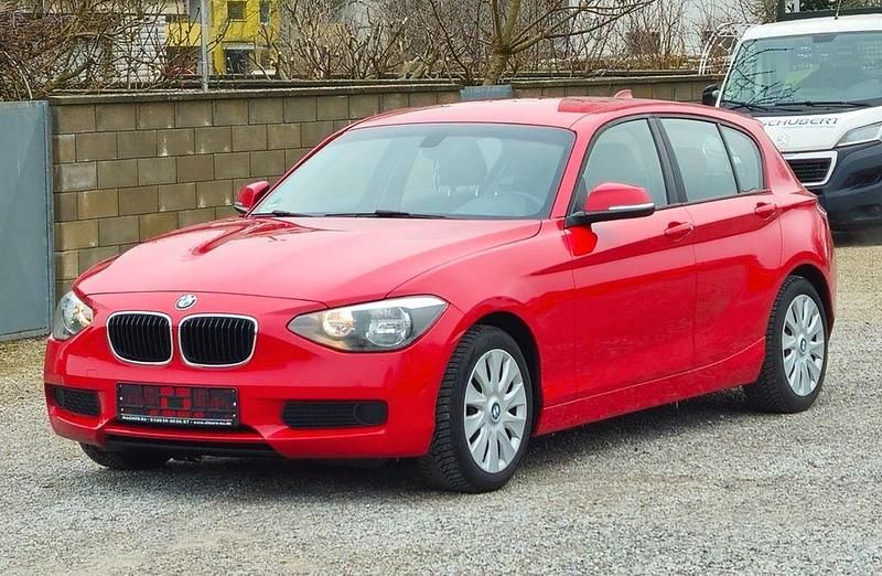 Rot Gebraucht 2011 BMW 116 Kleinwagen | 4.990 € (Superpreis) - Bild 1/4
