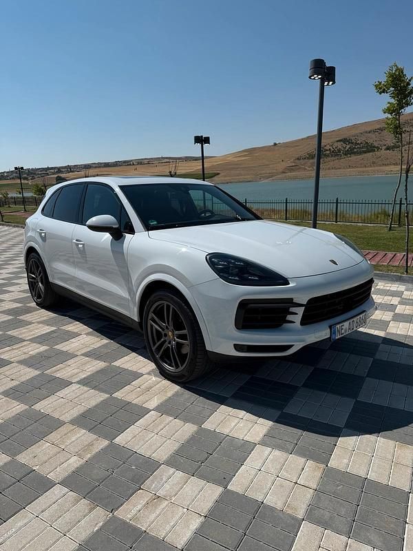 Weiß Gebraucht 2018 Porsche Cayenne SUV | 48.000 € (Fairer Preis) - Bild 1/4