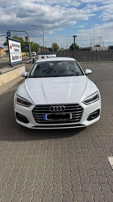 Weiß Gebraucht 2017 Audi A5 Sportback Design Coupé | 19.900 € (Fairer Preis) - Bild 1/4