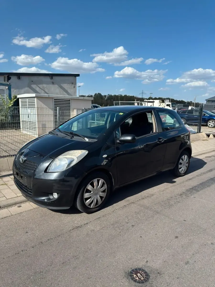 Gebraucht Toyota Yaris 87 PS (63 kW) 2008 Schwarz Kleinwagen