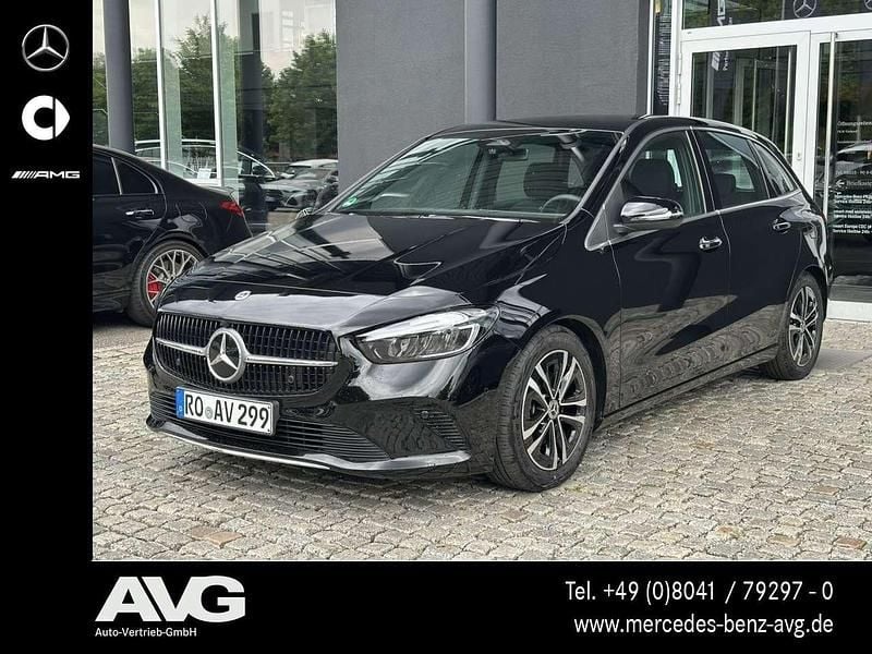 Schwarz Gebraucht 2024 Mercedes B200 Advanced Plus Van / Kleinbus | 36.900 € (Teuer) - Bild 1/4