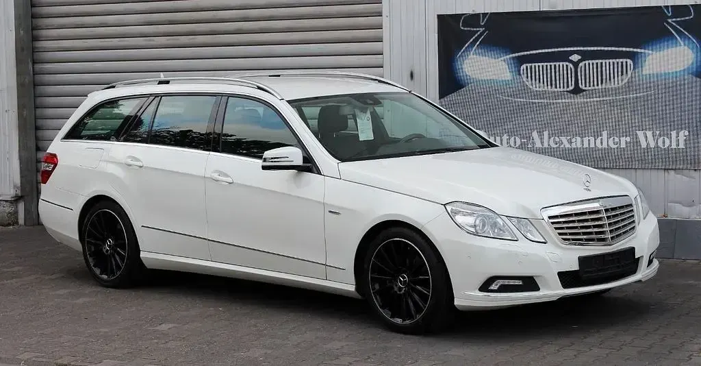 Gebraucht Mercedes E200 Avantgarde 184 PS (135 kW) 2010 Weiß Limousine