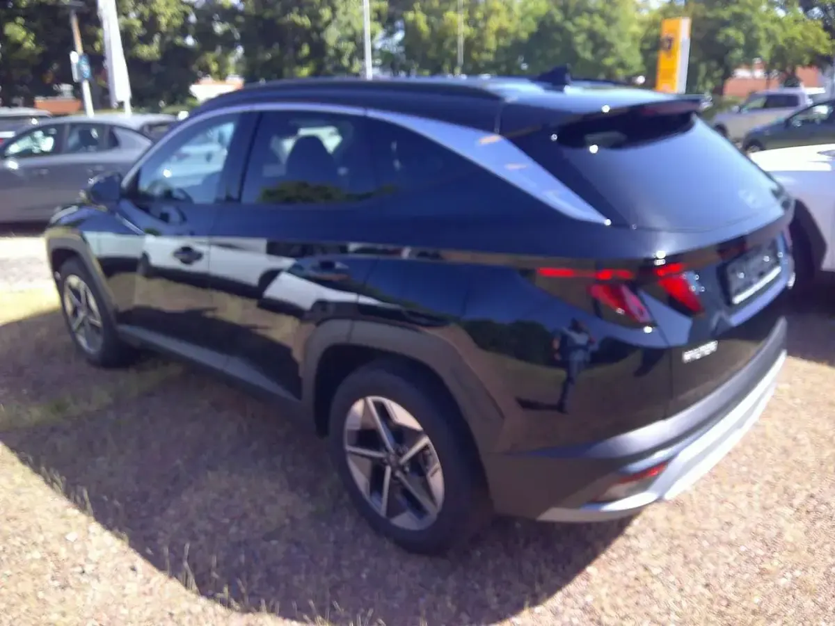 Neu Hyundai Tucson 150 PS (110 kW) 2026 Abyss black/verschieden SUV
