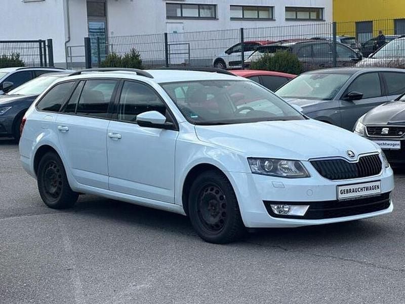 Gebraucht Skoda Octavia Ambition 150 PS (110 kW) 2015 Bila laser / laser white Kleinwagen