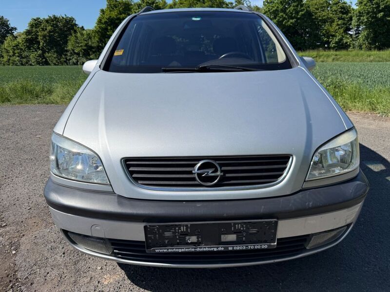 Silber Gebraucht 2001 Opel Zafira Comfort Van / Kleinbus | 2.350 € (Etwas zu teuer) - Bild 1/4