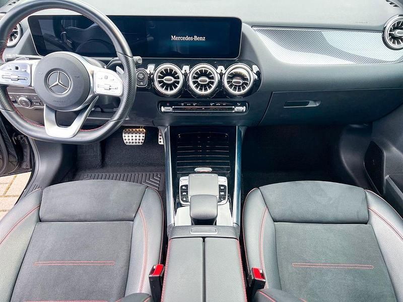 Gebraucht Mercedes B200 AMG line 163 PS (119 kW) 2020 Schwarz Van / Kleinbus