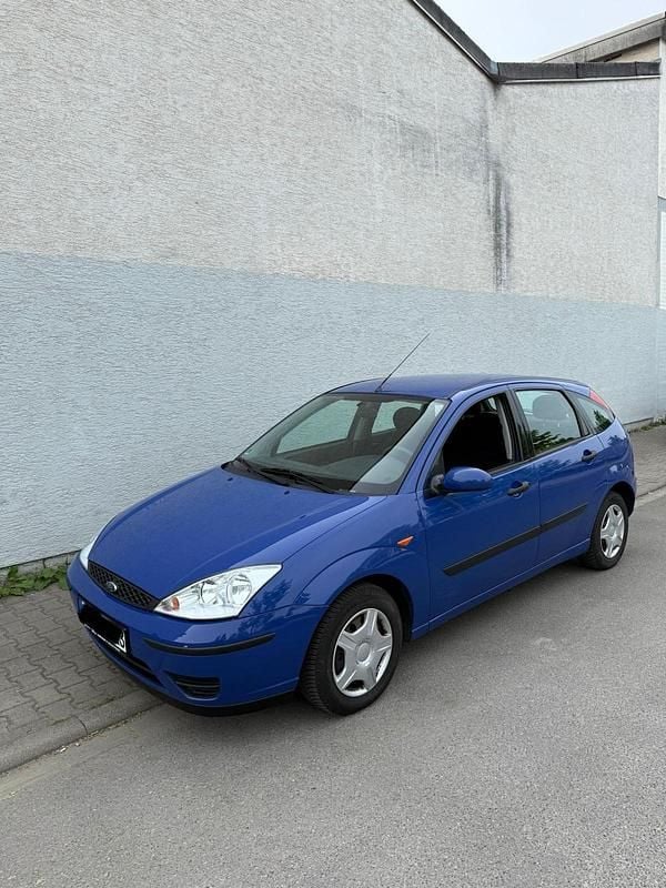 Usata Ford Focus 100 CV (73 kW) 2002 Blu Berlina