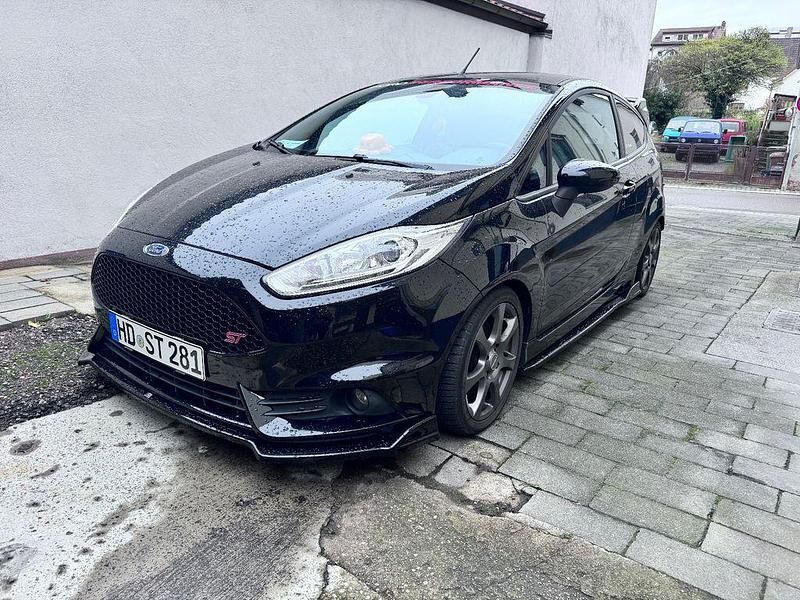 Gebraucht Ford Fiesta ST 182 PS (133 kW) 2014 Schwarz Limousine