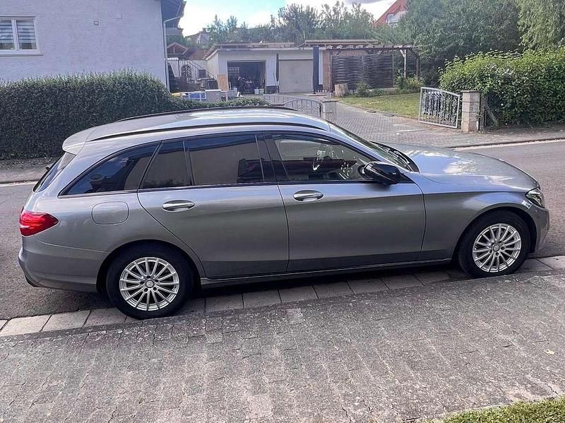 Gebraucht Mercedes C220 170 PS (125 kW) 2015 Grau Kombi
