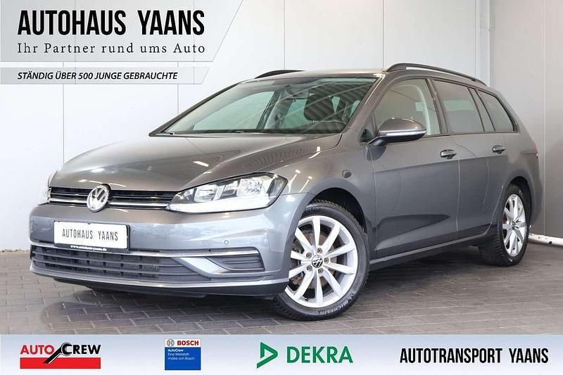 Grau Gebraucht 2019 VW Golf VII Comfortline Kombi | 13.489 € (Guter Preis) - Bild 1/4