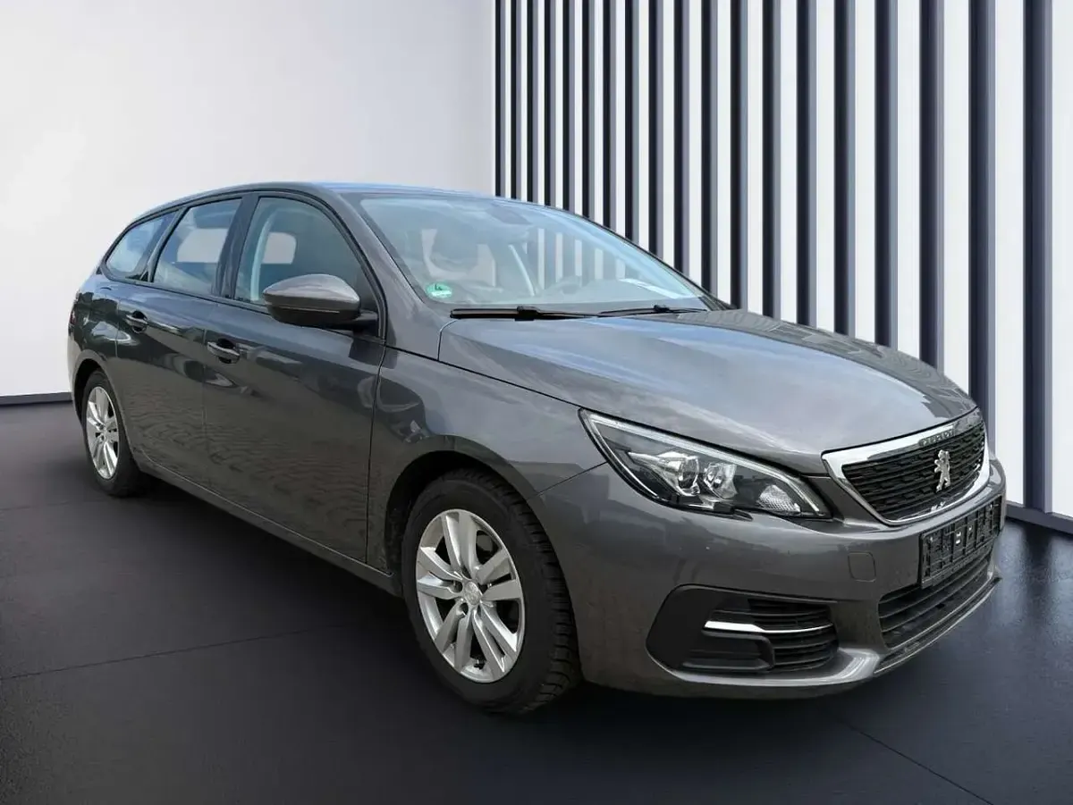 Gebraucht Peugeot 308 131 PS (96 kW) 2019 Grau Kombi
