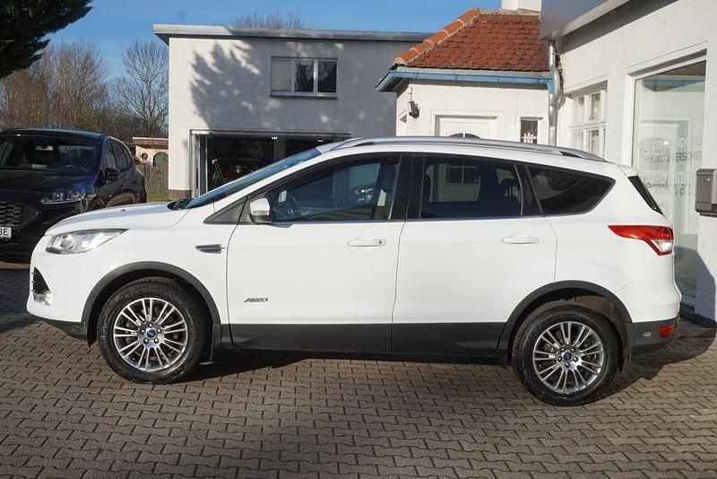Gebraucht Ford Kuga Titanium 140 PS (102 kW) 2014 Weiß SUV