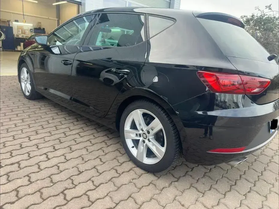 Gebraucht Seat Leon FR 131 PS (96 kW) 2020 Schwarz Limousine