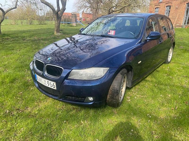 Second-hand BMW 318 143 CP (105 kW) 2012 Albastru Break