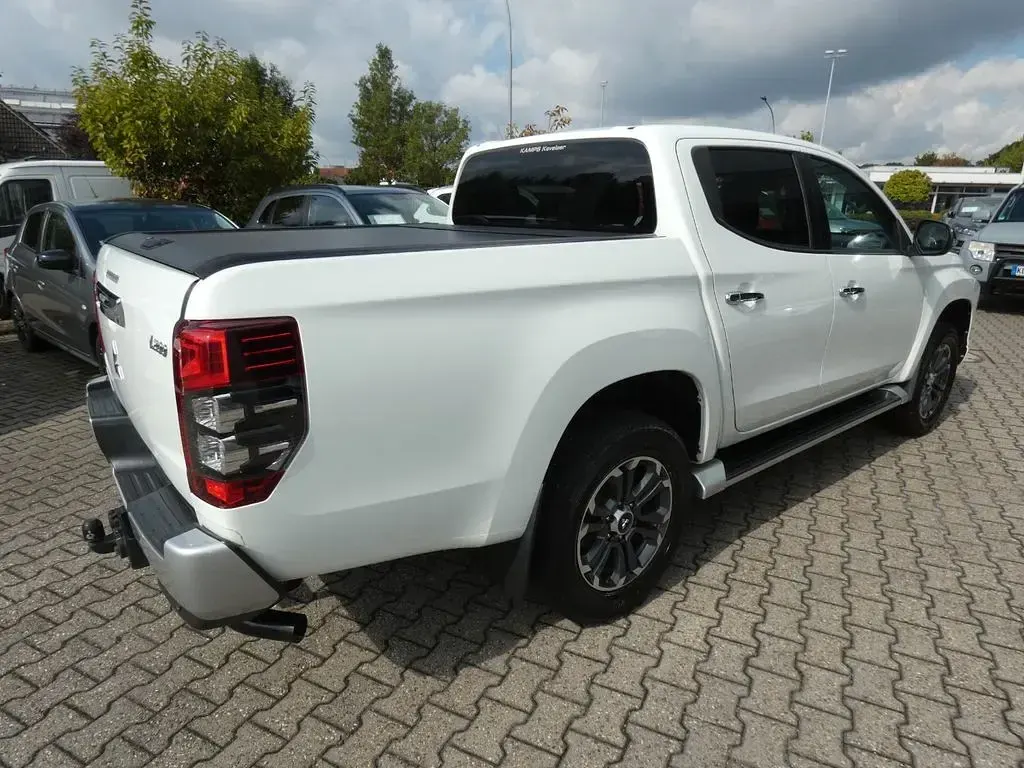 Gebraucht Mitsubishi L200 Top 150 PS (110 kW) 2020 Weiß Pickup