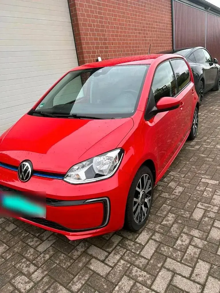 Używany VW e-up! United 61 kW (83 KM) 2021 Czerwony Hatchback