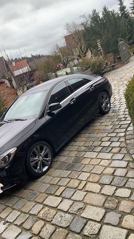 Gebraucht Mercedes CLA200 156 PS (114 kW) 2016 Schwarz Limousine