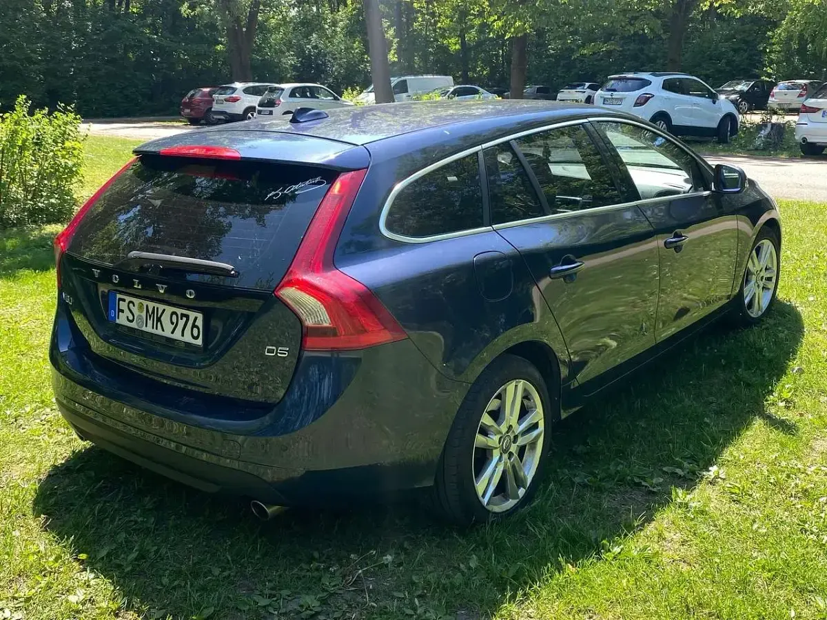 Gebraucht Volvo V60 Momentum 205 PS (150 kW) 2011 Blau Kombi