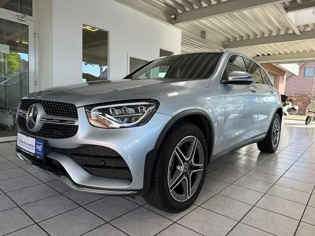 Gebraucht Mercedes GLC220 AMG line 194 PS (142 kW) 2022 Silber SUV