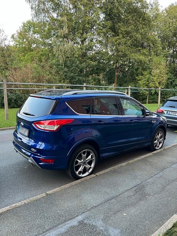 Gebraucht Ford Kuga Individual 182 PS (133 kW) 2015 Blau SUV