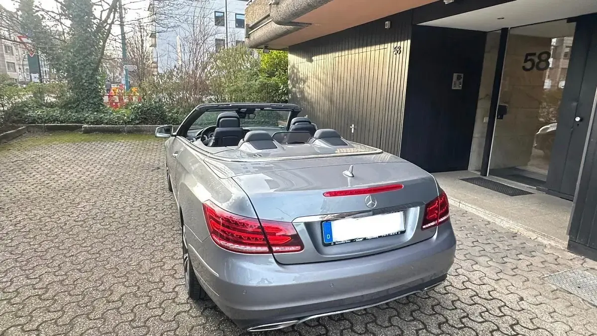Gebraucht Mercedes E220 Avantgarde 170 PS (125 kW) 2014 Silber Cabrio