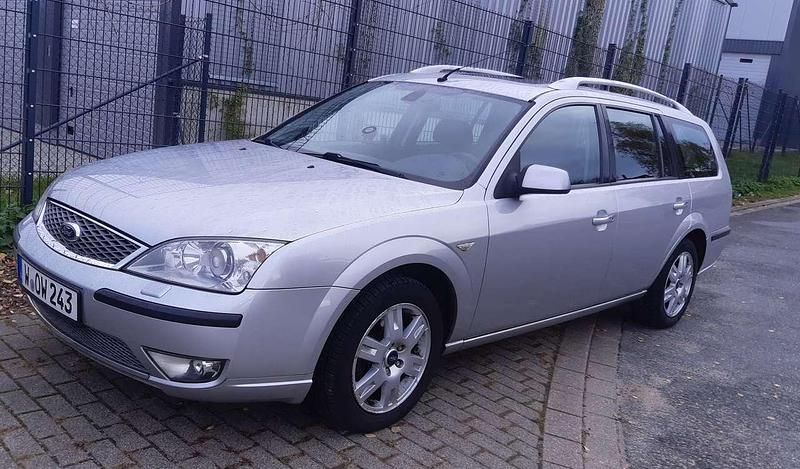 Gebraucht Ford Mondeo Titanium 145 PS (106 kW) 2006 Silber Kombi