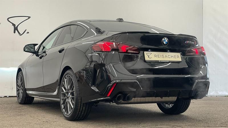 Neu BMW M235 Basis 301 PS (221 kW) 2025 Saphirschwarz metallic Coupé