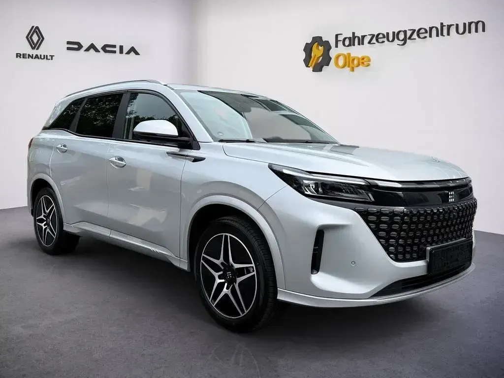 Neu DFSK E5 177 PS (130 kW) 2026 Silber SUV