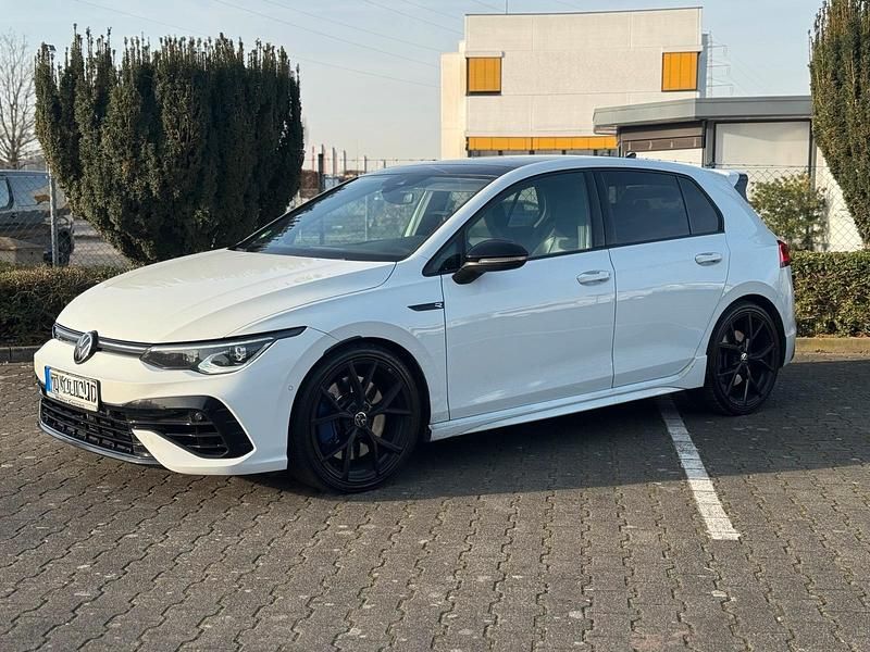 Weiß Gebraucht 2021 VW Golf VIII R Kleinwagen | 29.900 € (Guter Preis) - Bild 1/4