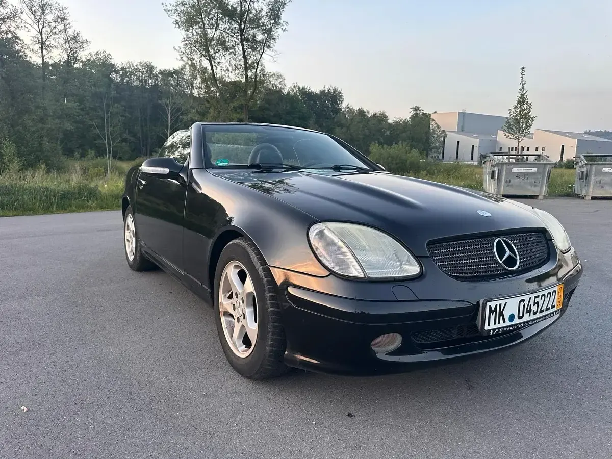 Second-hand Mercedes SLK200 163 CP (119 kW) 2000 Negru Cabrio