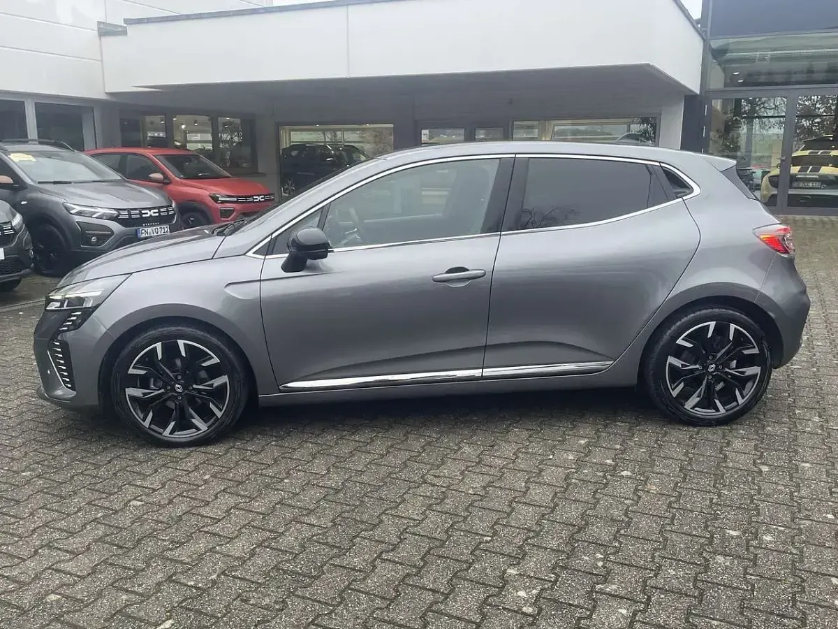 Gebraucht Renault Clio V Techno 91 PS (66 kW) 2024 Dolomitgrau Limousine