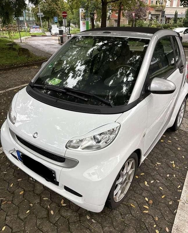 Weiß Gebraucht 2011 Smart ForTwo Cabrio Passion Cabrio | 4.150 € (Guter Preis) - Bild 1/4