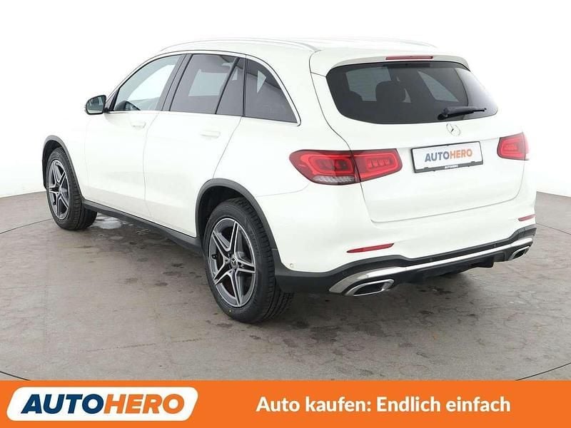 Gebraucht Mercedes GLC220 AMG line 194 PS (142 kW) 2022 Diamantweiss SUV