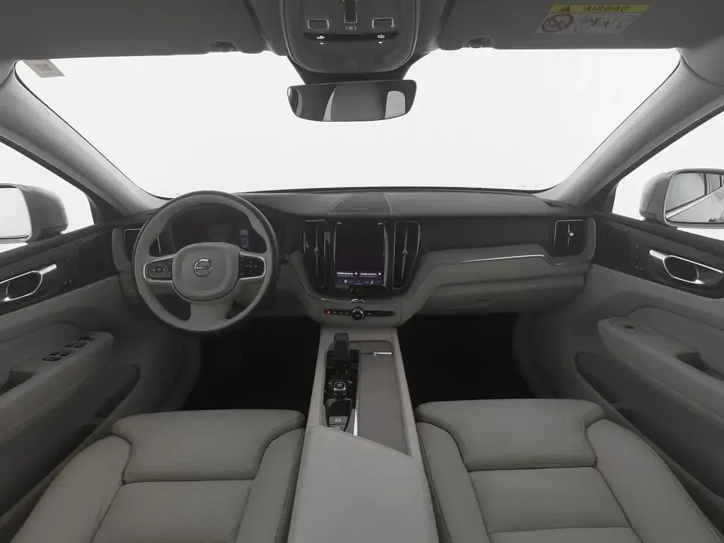 Gebraucht Volvo XC60 Ultimate 197 PS (144 kW) 2023 Silber SUV