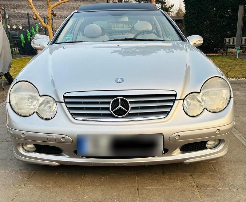 Gebraucht Mercedes C180 129 PS (94 kW) 2001 Silber Coupé