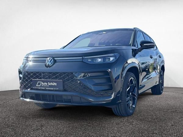 Schwarz (grenadillschwarz metallic) Neu 2025 VW Tayron R-line SUV | 68.981 € - Bild 1/4