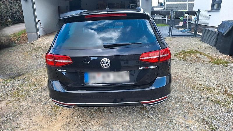 Gebraucht VW Passat Highline 190 PS (139 kW) 2016 Schwarz Kombi